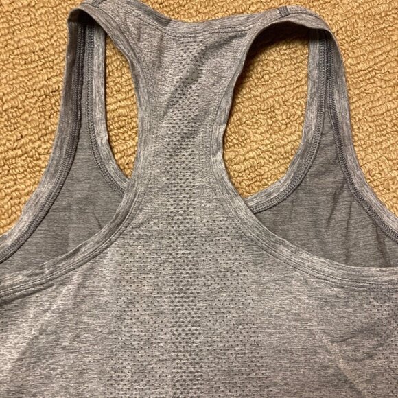 Lululemon Gray Racerback Tank Top 6 Lightweight Breathable Training Shirt - Picture 5 of 5